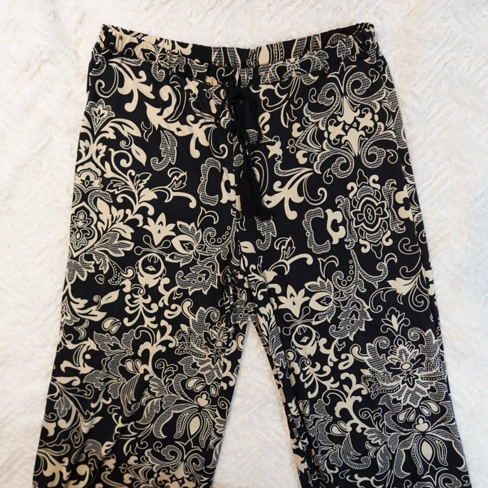 Black and Cream Patterned Shorts